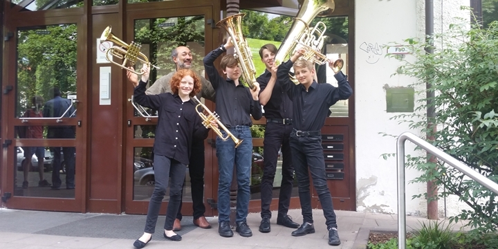 Das Blechbläserquartett der Musik- und Kunstschule Jena unter leitung von Anatoli Michaelis gewinnt den 2. Preis beim Bundeswettbewerb Jugend musiziert in Paderborn  ©Familie Jabschinsky