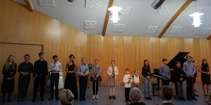 Gruppenbild Teilnehmerkonzert von den Klavier- und Kammermusiktagen  ©M. Horenko